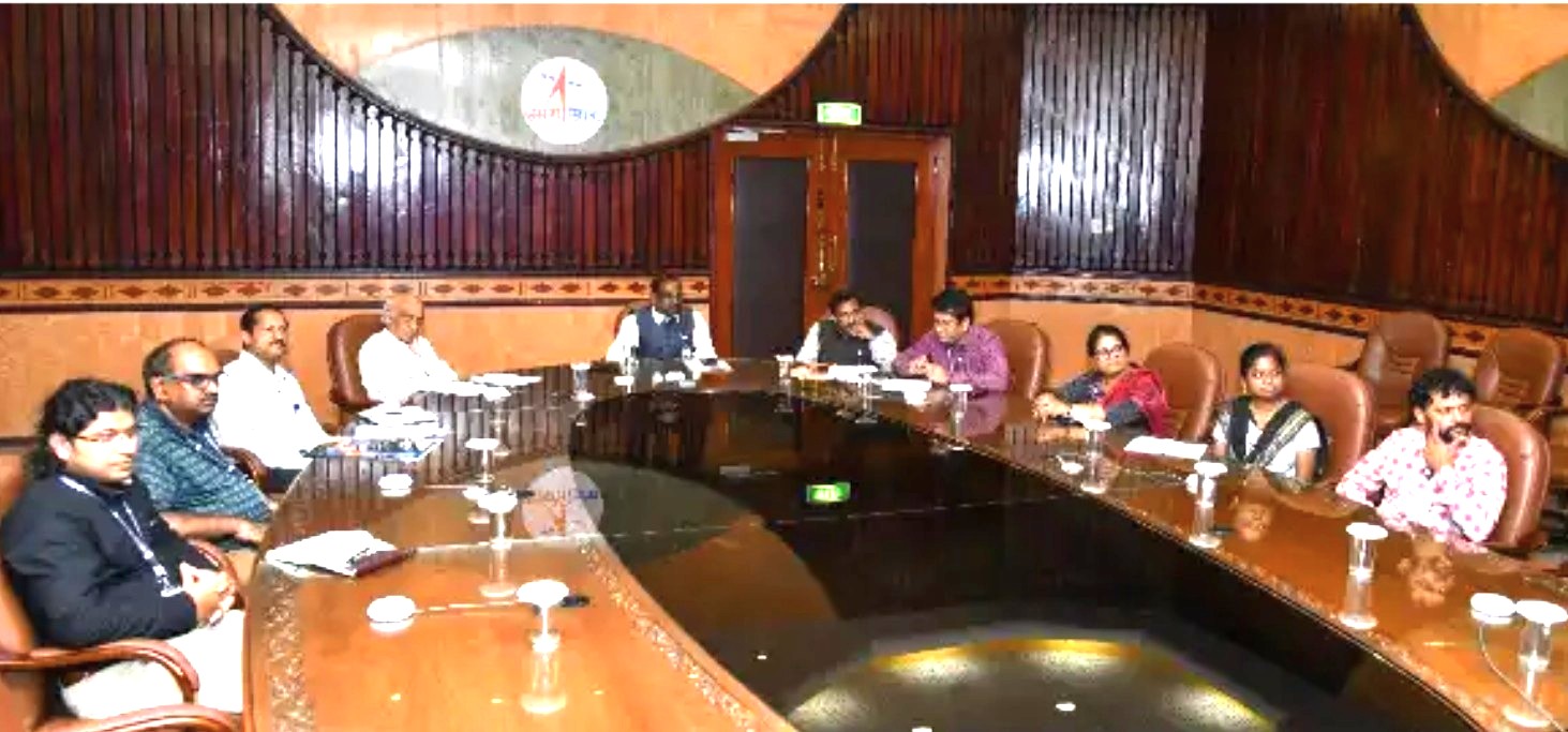 Dr.V.Narayanan, Secretary, DOS / Chairman, ISRO launching the 23rd National Space Science Symposium website