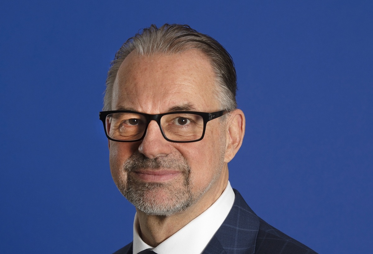 Falling Behind: ESA Boss Rings Wakeup Bell for Europe’s Space Future