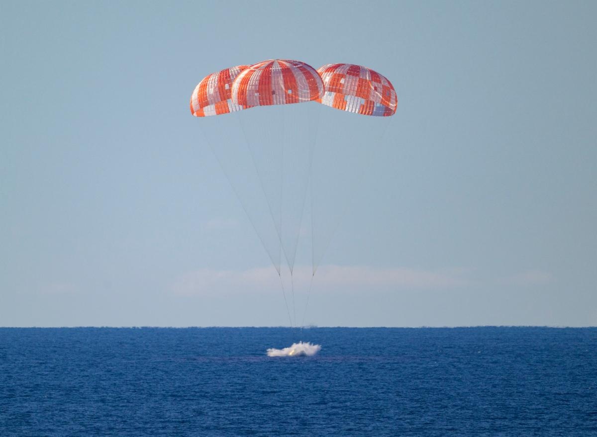 NASA’s Orion spacecraft, with Artemis II crewmembers NASA astronauts Reid Wiseman, Victor Glover, Christina Koch, and CSA (Canadian Space Agency) astronaut Jeremy Hansen, was seen as it splashed down in the Pacific Ocean off the coast of California, at 5:07 p.m. PDT on Friday, April 10, 2026. Credit: NASA/Joel Kowsky