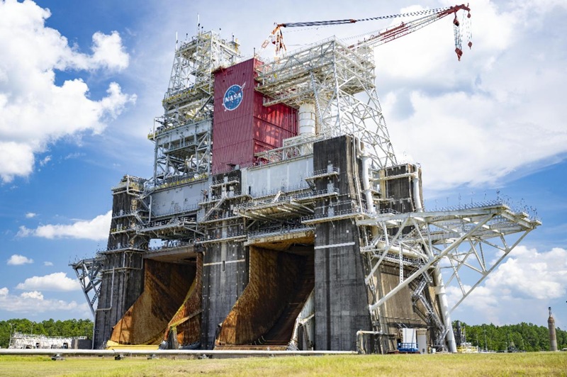 NASA, Blue Origin agree to second-stage hot fire tests of New Glenn at Stennis ahead of Artemis missions